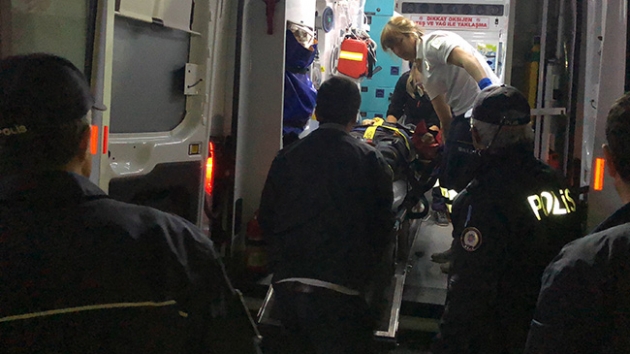 Kontrol noktasnda otomobilin arpt polis memuru yaraland