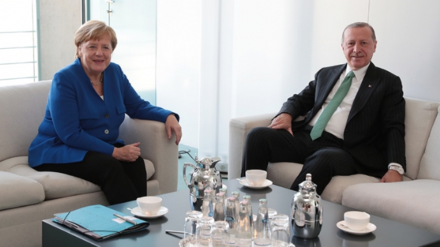 Bakan Erdoan, Almanya Babakan Merkel ile grt