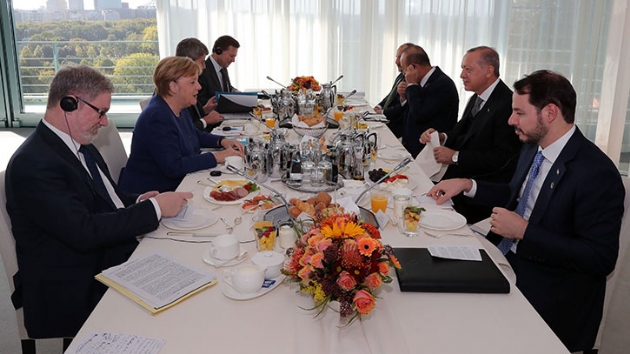Bakan Erdoan ve Merkel kahvaltda bir araya geldi