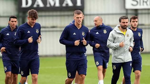 Fenerbahe'de Skrtel ve Tolga Cierci, Rize deplasmannda yok
