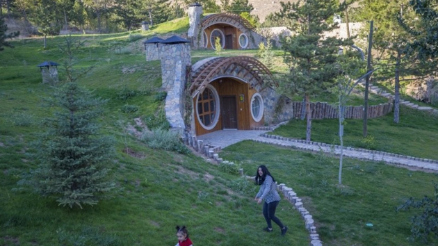Sivas'n 'Hobbit evleri' dnyann ilgisini ekti