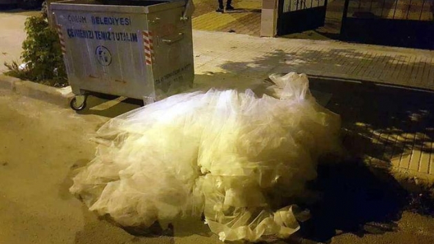 orum'daki dnde taklar yznden kan tartmada gelin damat ayrld