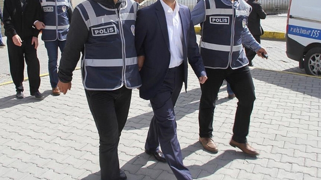 Uyuturucu operasyonunda FET kitaplar ele geirildi 
