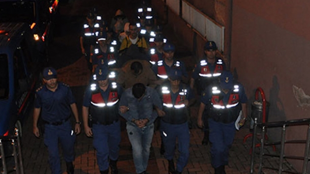 Bartn'da sahte altnlarla kandrdklar kiilerden 644 bin 500 lira alan ebekenin 7 yesi yakaland