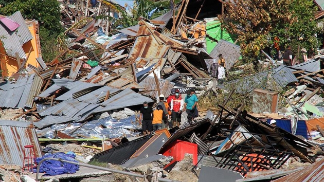 Endonezya'daki depremde hayatn kaybedenlerin says 1558'e ykseldi