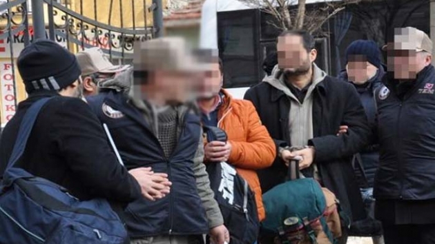 Sivas merkezli FET/PDY operasyonu: 6 eski polisten ikisi tutukland