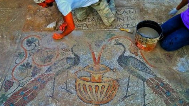 Karabk'te Marcos ve Lucas' simgeleyen mozaikler bulundu