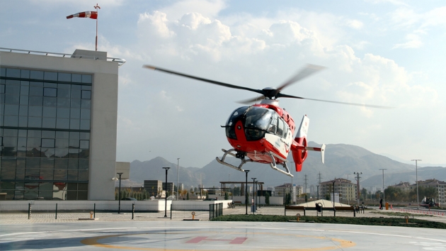 Kayseri ehir Hastanesi'nde hava ambulans hizmeti balad
