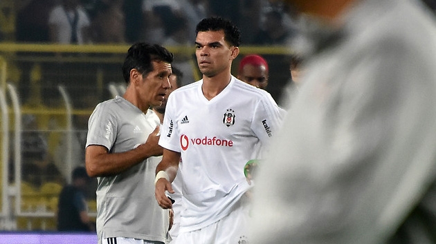 Beikta'tan yllk 5 milyon Euro kazanan Pepe, in ve Katar ekiplerinin radarnda