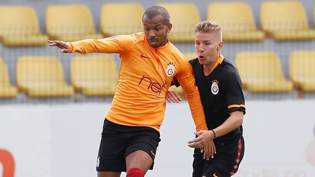 Bursaspor ma hazrlklarn srdren Galatasaray, U21 takmyla yapt idman man 5-2 kazand
