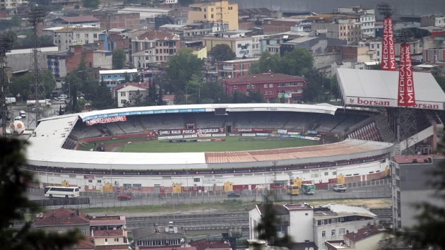  Samsun'da eski 19 Mays Stadyumu'nun ykm srasnda kan yangn ekiplerce sndrld