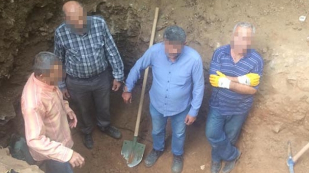 Bursa'da define arayan 4 kii sust yakaland