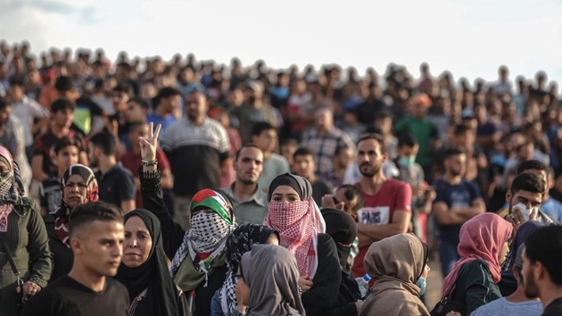 Gazzeliler, srail ablukasnn kaldrlmas talebiyle sahile akn etti