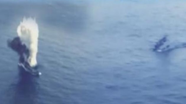 Deniz Kuvvetleri Komutanl'nda grevli denizaltclar hizmet dna ayrlan bir gemiyi harp torpidosuyla baaryla vurdu