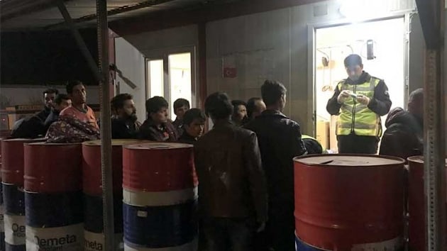 Sivas'ta 17 Afgan uyruklu kaak gmen yakaland