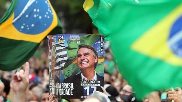Brezilya Jair Bolsonaro destekileri ile kartlar sokaklara dkld