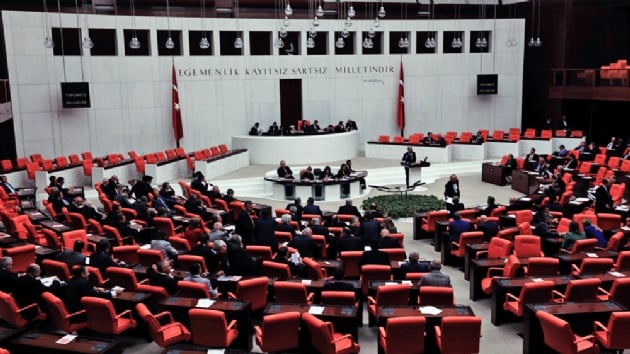 TBMM Genel Kurulunda CHP, HDP ve Y Parti'nin aratrma nergelerinin bugn gndeme alnmasna ilikin grup nerileri kabul edilmedi