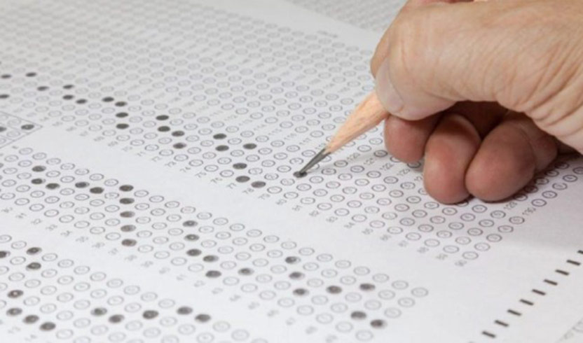 YKS s�nav� i�in bekleyi� s�r�yor