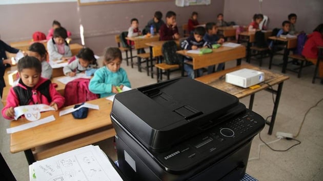 Bakan Varank'tan ky okuluna 'teknolojik' destek