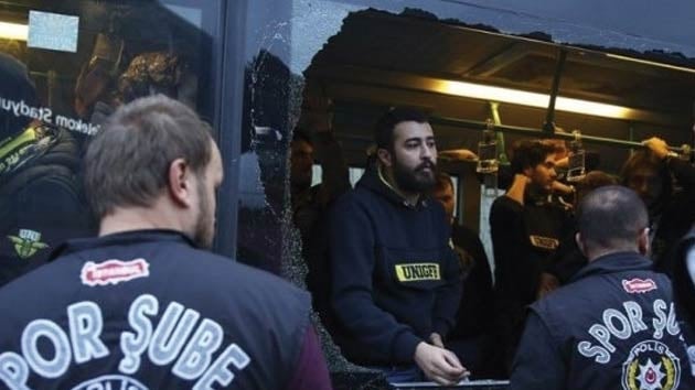 Dev derbi ncesi Fenerbahe taraftarlar gzaltna alnd