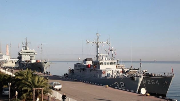 NATO'nun 5 sava gemisi Batum'a demirledi