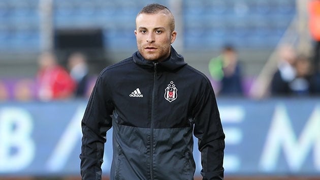 Menajerinden Gkhan Tre mjdesi