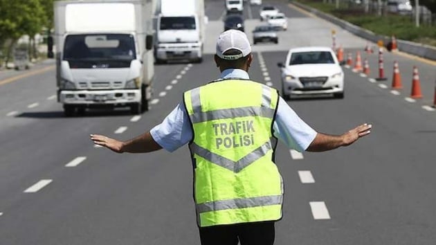stanbul'da baz yollar trafie kapanacak