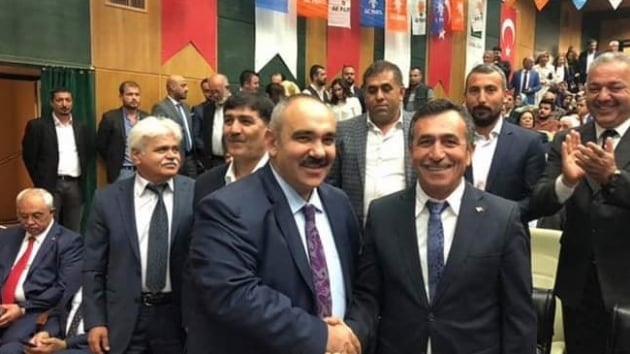 Osmaniyede CHPli Belediye Bakan istifa edip AK Partiye katld