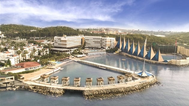 Adin Beach Hotelde Lezzetler Baheden