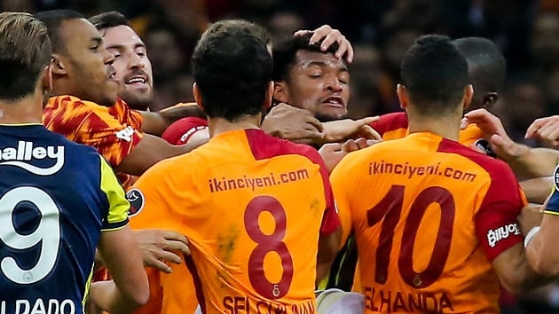 Olaylı derbide televizyon görüntüleri izlenerek en az 4 futbolcu daha disiplin kuruluna sevk edilecek