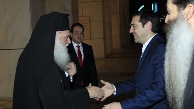'Yunanistan'da rahipler devlet memurluundan karacak'