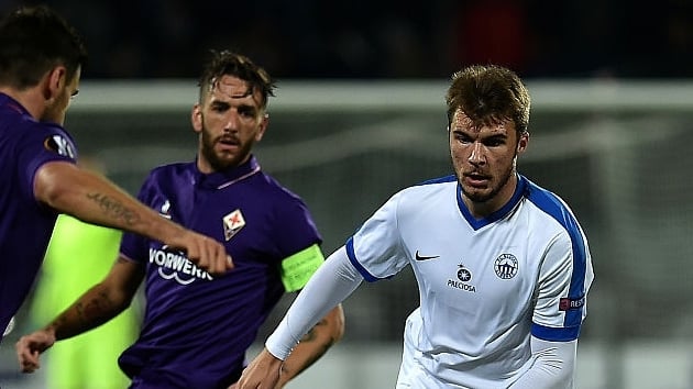 Bu sezon 15 mata 12 gol atan Nikolay Komlichenko Beikta'a nerildi