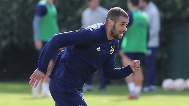 Hrsyla dikkat eken slam Slimani, dnk idmanda yldzlat