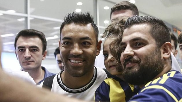 Marco Fabian, Fenerbahe'ye transferinin ekonomik sebeplerden dolay gereklemediini syledi