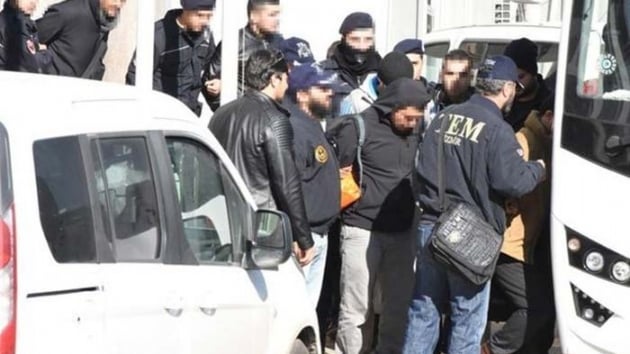 zmir'de sosyal medyadan terr propagandas yapan 9 pheli yakaland