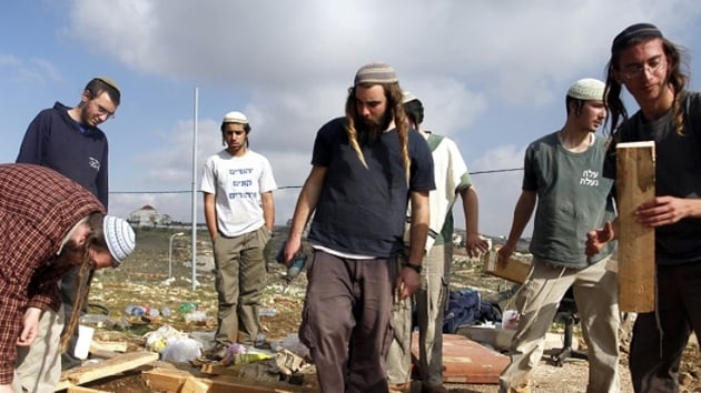 Yahudi yerleimciler Bat eria'da Filistinlilere rk saldr gerekletirdi  