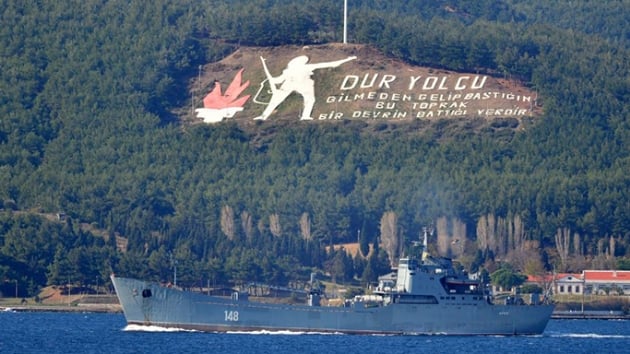 Rus askeri gemisi anakkale Boaz'ndan geti