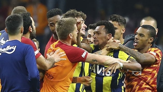 Galatasaray, Donk ve Rorigues'e verilen cezalar iin Tahkim Kurulu'na bavurdu