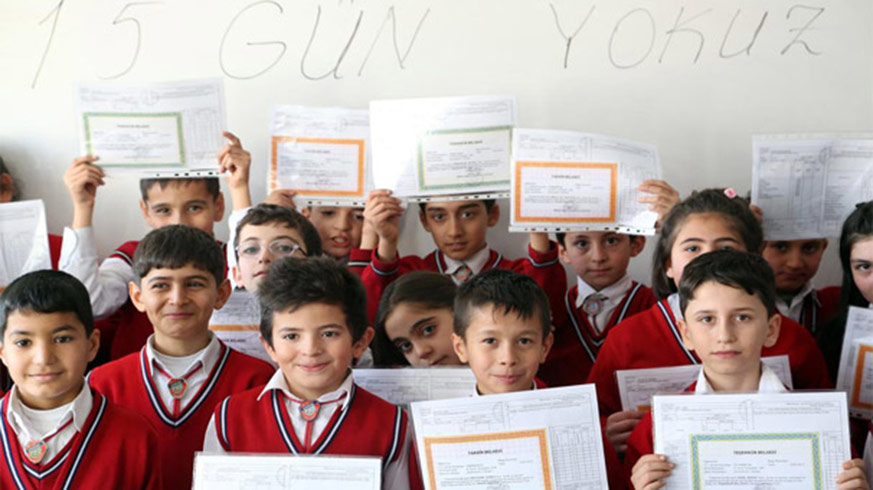 15 tatil ne zaman ba�l�yor Okullar ne zaman kapanacak MEB Yaz tatili k�sal�yor mu ka� ay s�recek