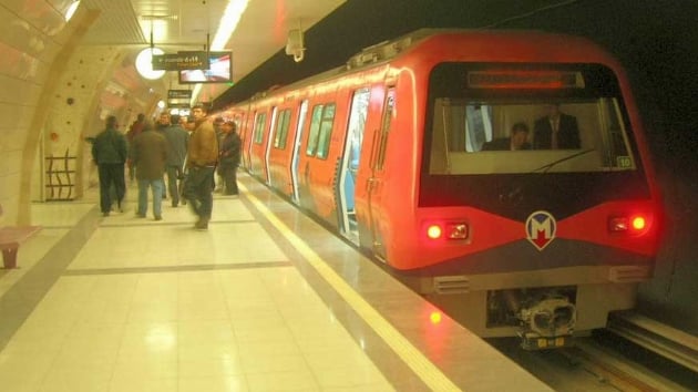 stanbul'da metro arzas: Seferler durdu