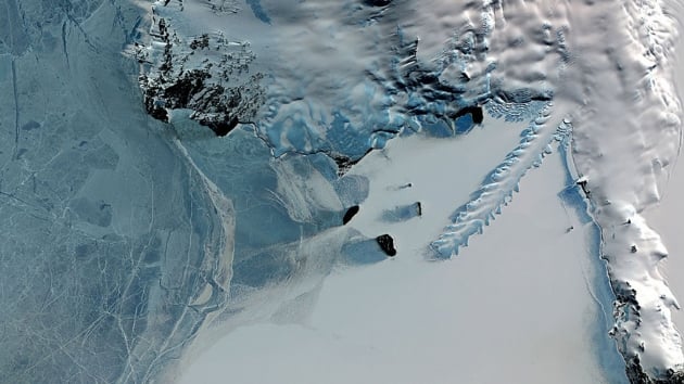 Antarktika buzullar altnda eski ktalarn izlerine rastland