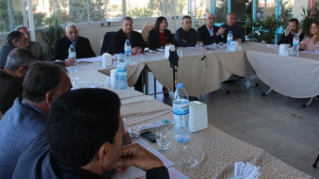 CHP anlurfa l Bakanl Ynetim Kurulu yesi bir grup grevlerinden istifa etti