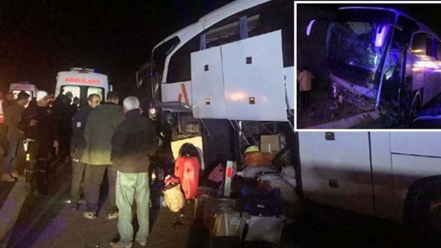 Adana'da yolcu otobs refje arpt 21 kii yaraland