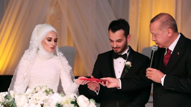 Cumhurbakan Erdoan  Fatih Belediye Bakan Suver'in kznn nikah ahidi oldu