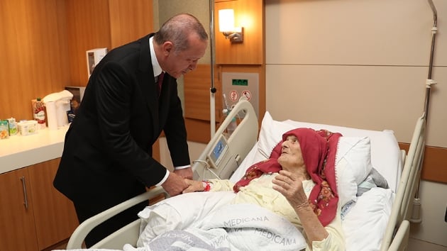 Bakan Erdoan 100 yandaki Nazmiye Balcy ziyaret etti