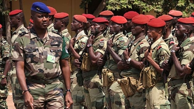 Orta Afrika Cumhuriyeti'nde askerler arasnda atma: 3 l, 3  yaral       