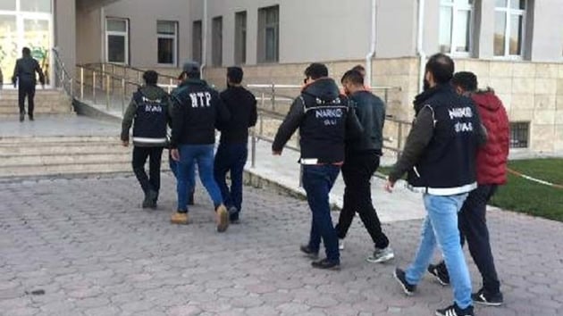 Sivas'ta uyuturucu ticaretine 7 tutuklama