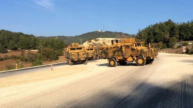 Snrdaki birliklere takviye olarak gnderilen komando ve zrhl personel tayc askeri aralar Yaylada'na ulat