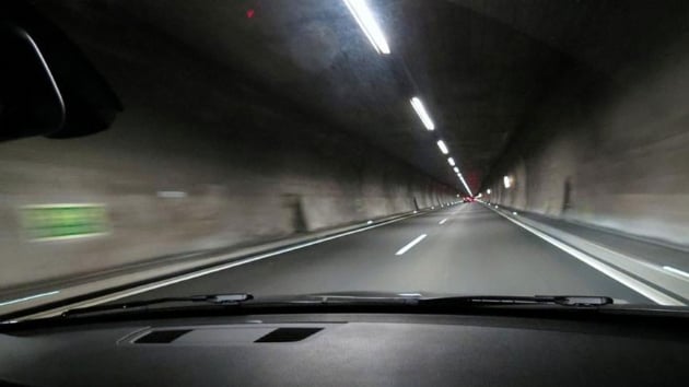 Yeni ald ehliyetini 49 dakikada kaptrd