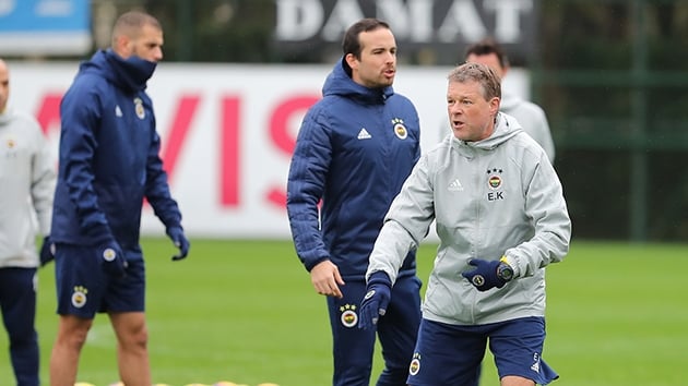 Fenerbahe'nin Koeman karar belli oldu! 'nce baar sonra imza'